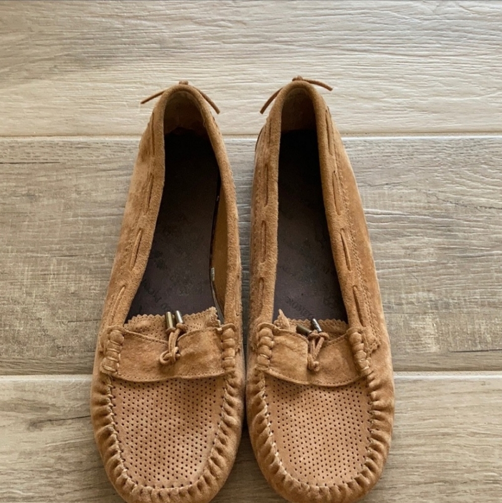 UGG 12 perforated leather driving moccasin slipper